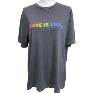 Vineyard Vines Love is Love T-Shirt.  Size L
